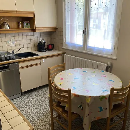 Maison La Bourboule, 4 Pieces, 6 Personnes - Fr-1-667-27 Semesterbostad *