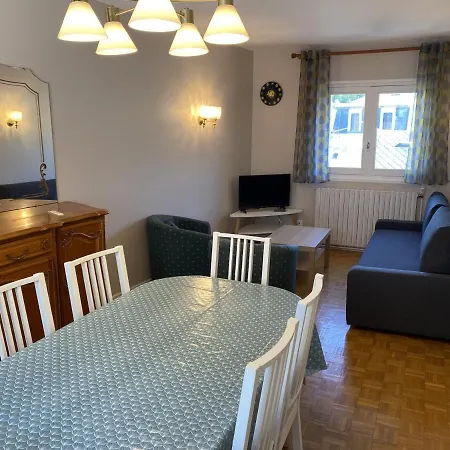 Maison La Bourboule, 4 Pieces, 6 Personnes - Fr-1-667-27 Semesterbostad *